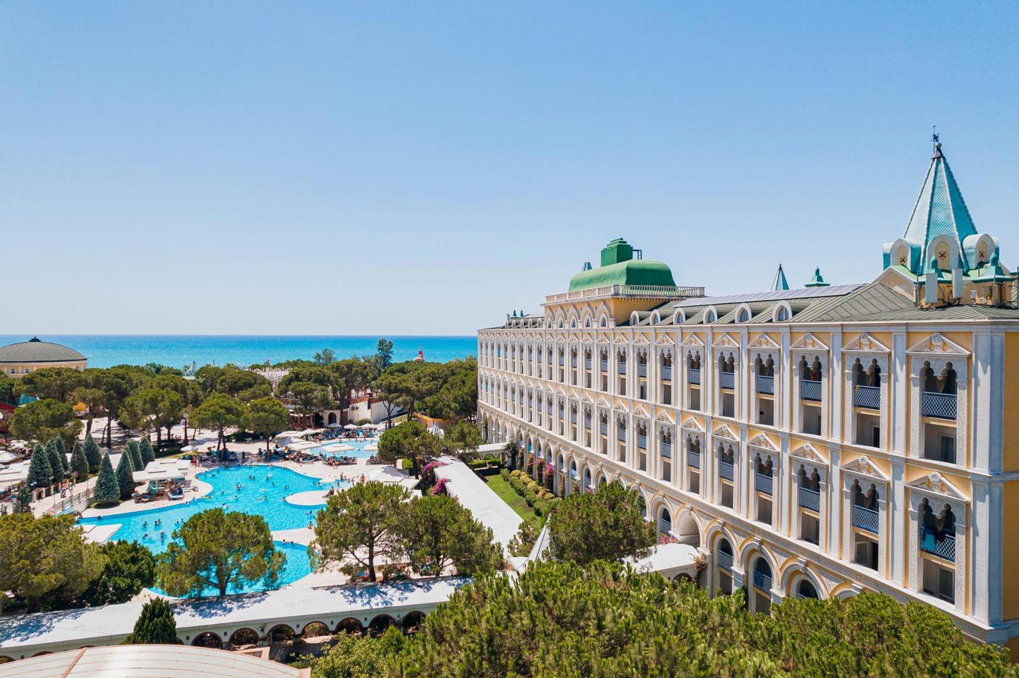 Kremlin Palace Antalya Luaran gambar Sheraton Grand Antalya Resort