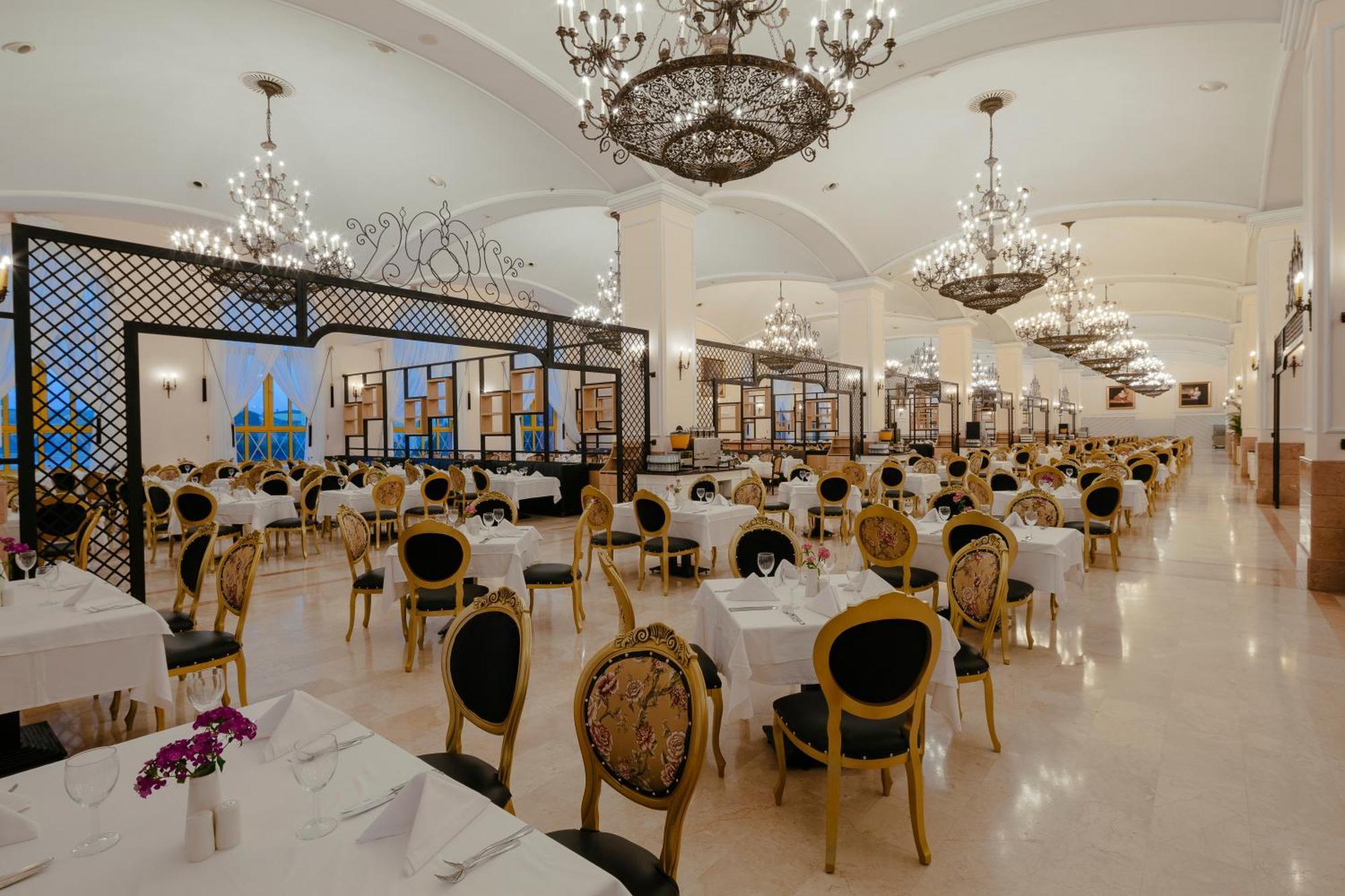 Kremlin Palace Antalya Luaran gambar The restaurant